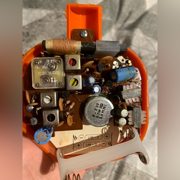 1979 Vintage Avon sunscreen radio - major retro Barbie core vibes! - Picture 11 of 17